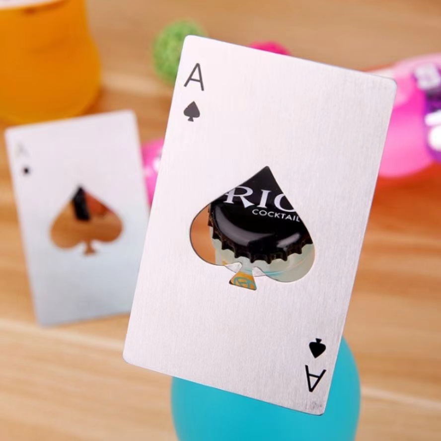 Apribottiglie per birra Poker  - Kitchen Gadgets To Gift recensione e prezzo